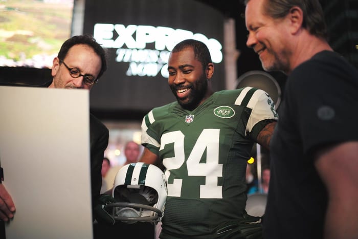 darrelle-revis-X159579_TK1_789.jpg